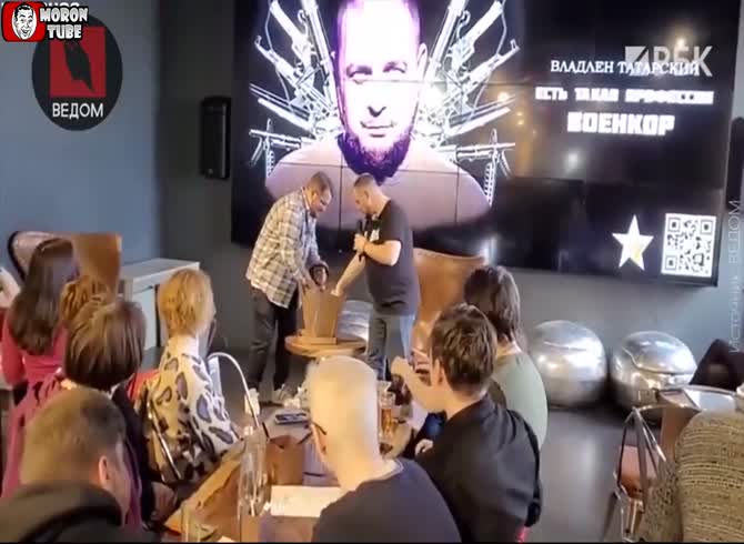 Video :A pro-Russian blogger's video was blasted (Warning - disturbing)